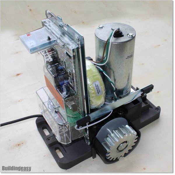 Sommer Runner Plus Gate Opener made in Germany. Suitable for gates up to 800 Kg and 12M long.