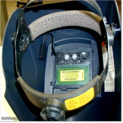 Auto Dark Welding Helmet Works on Replaceable Batteries Charge By Solar.