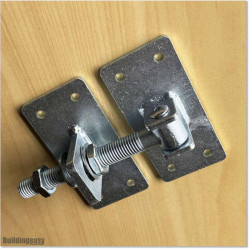 Little gap between the gate and post is possible with this hinge. Distance between post and frame of the gate is 5 to 100mm