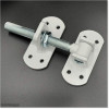 Little gap between the gate and post is possible with this hinge. Distance between post and frame of the gate is 5 to 100mm